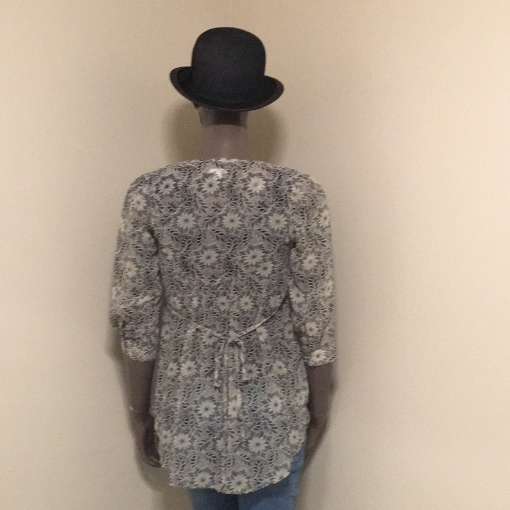Shirt - Picture 4 of 6